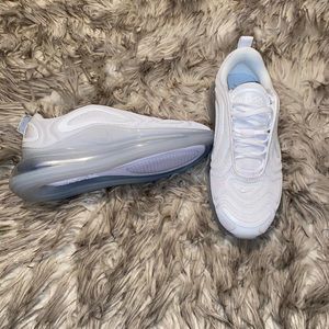Nike Women’s AirMax 720